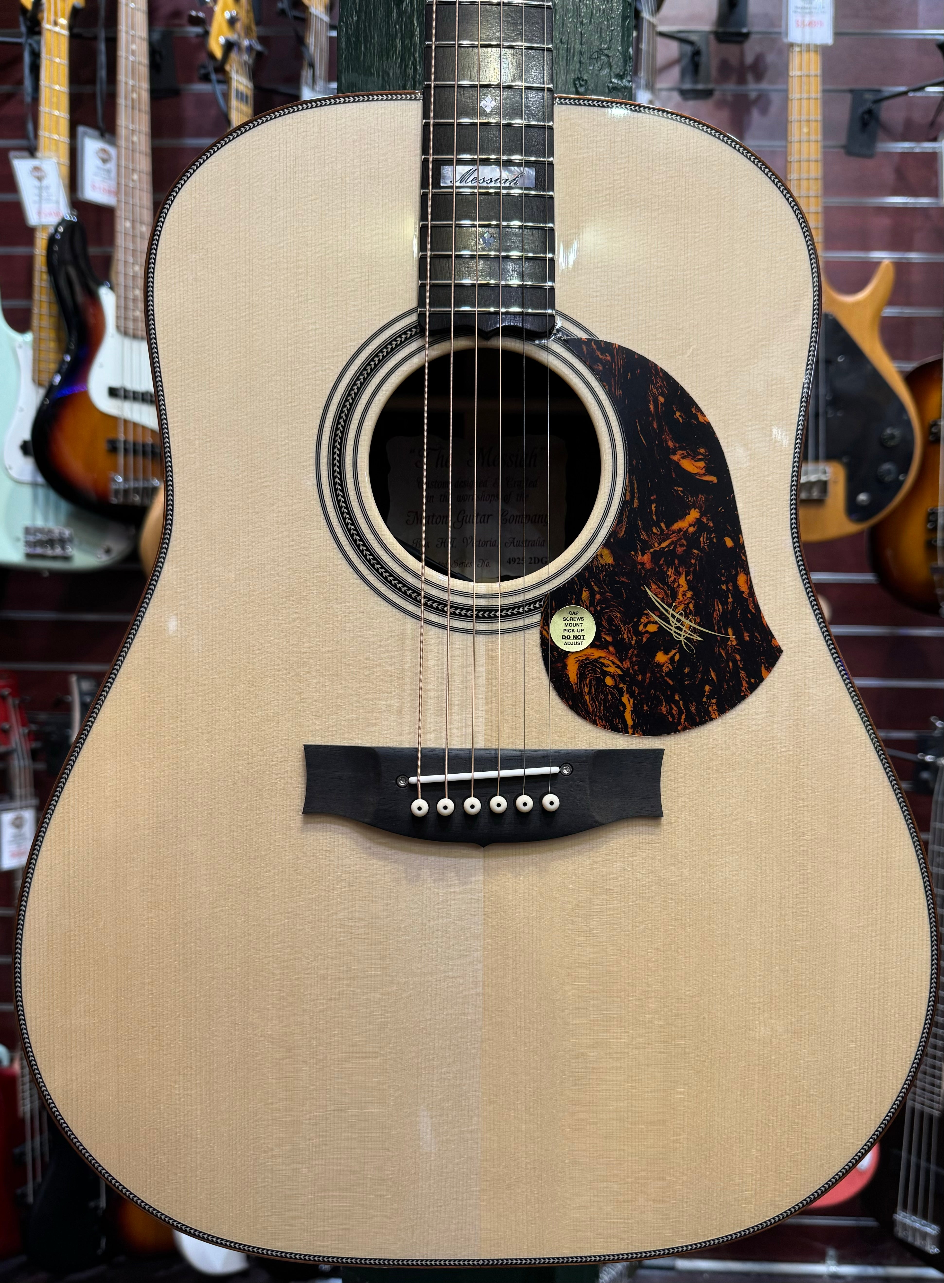 Maton EM100 Messiah Dreadnought w Pickup Flightcase Guitar Bros