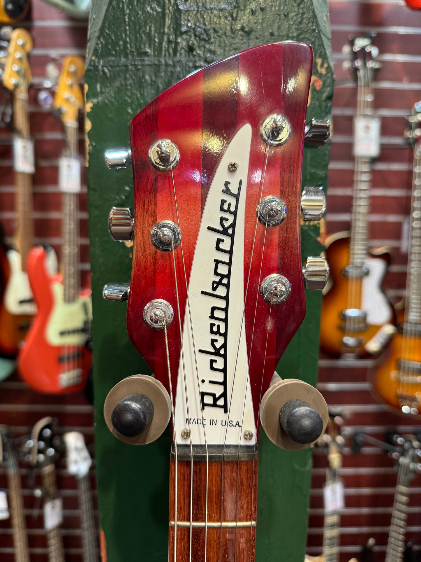 Rickenbacker 330 Fireglo - Pre-Loved