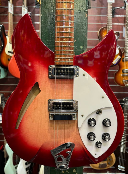 Rickenbacker 330 Fireglo - Pre-Loved