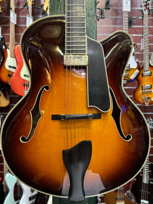 Eastman AR810CE Archtop Guitar - Pre-Loved