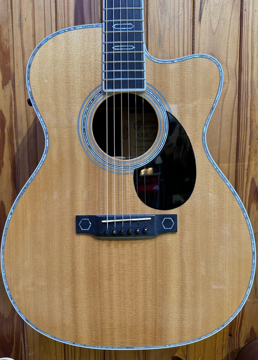 Martin & Co OMC-AURA Acoustic Guitar B-Stock