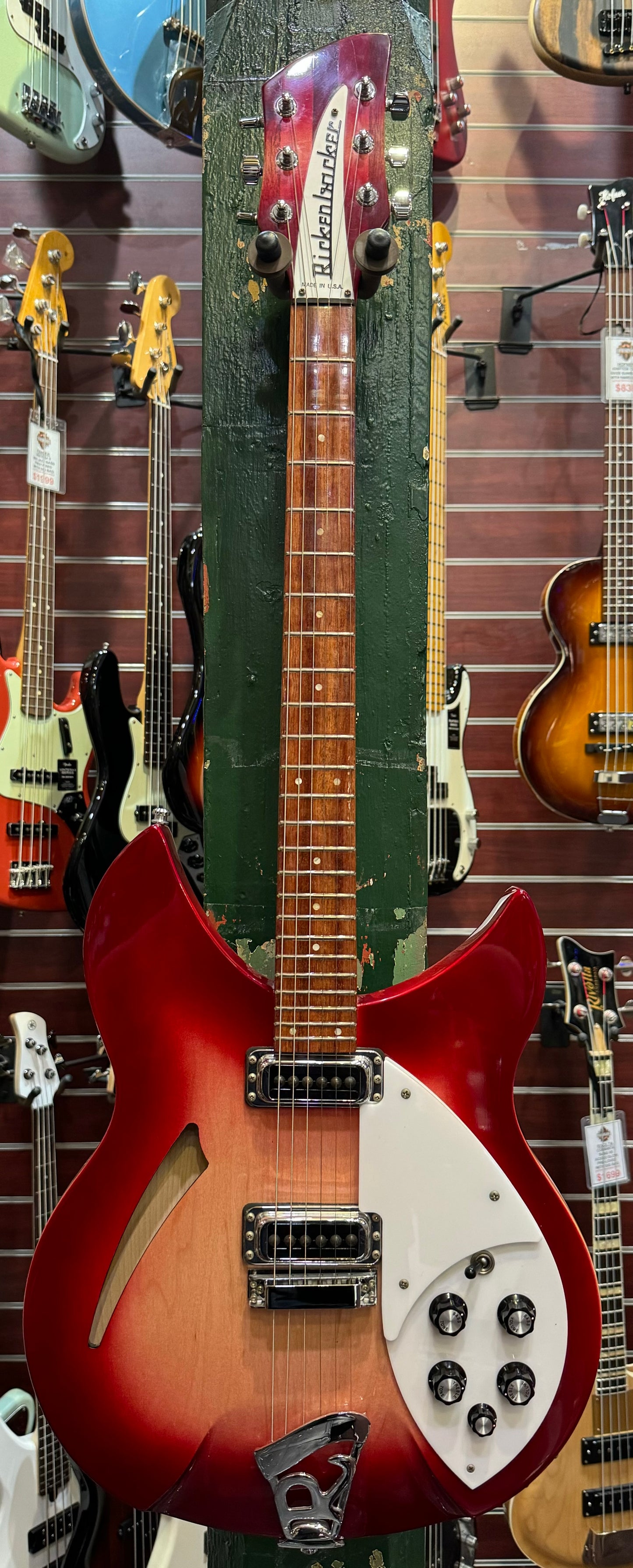 Rickenbacker 330 Fireglo - Pre-Loved