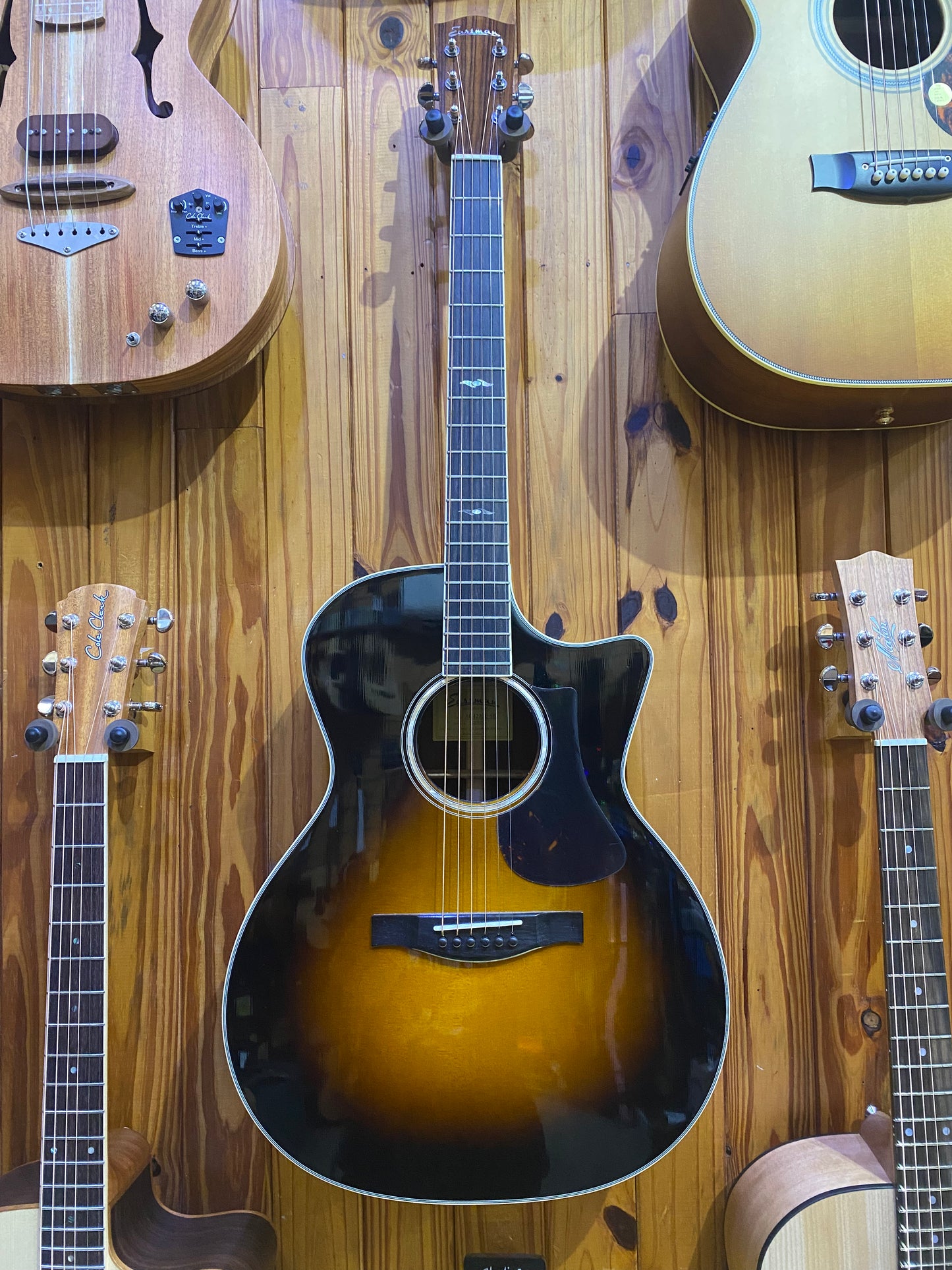 Eastman AC422CE Grand Auditorium Acoustic Sunburst