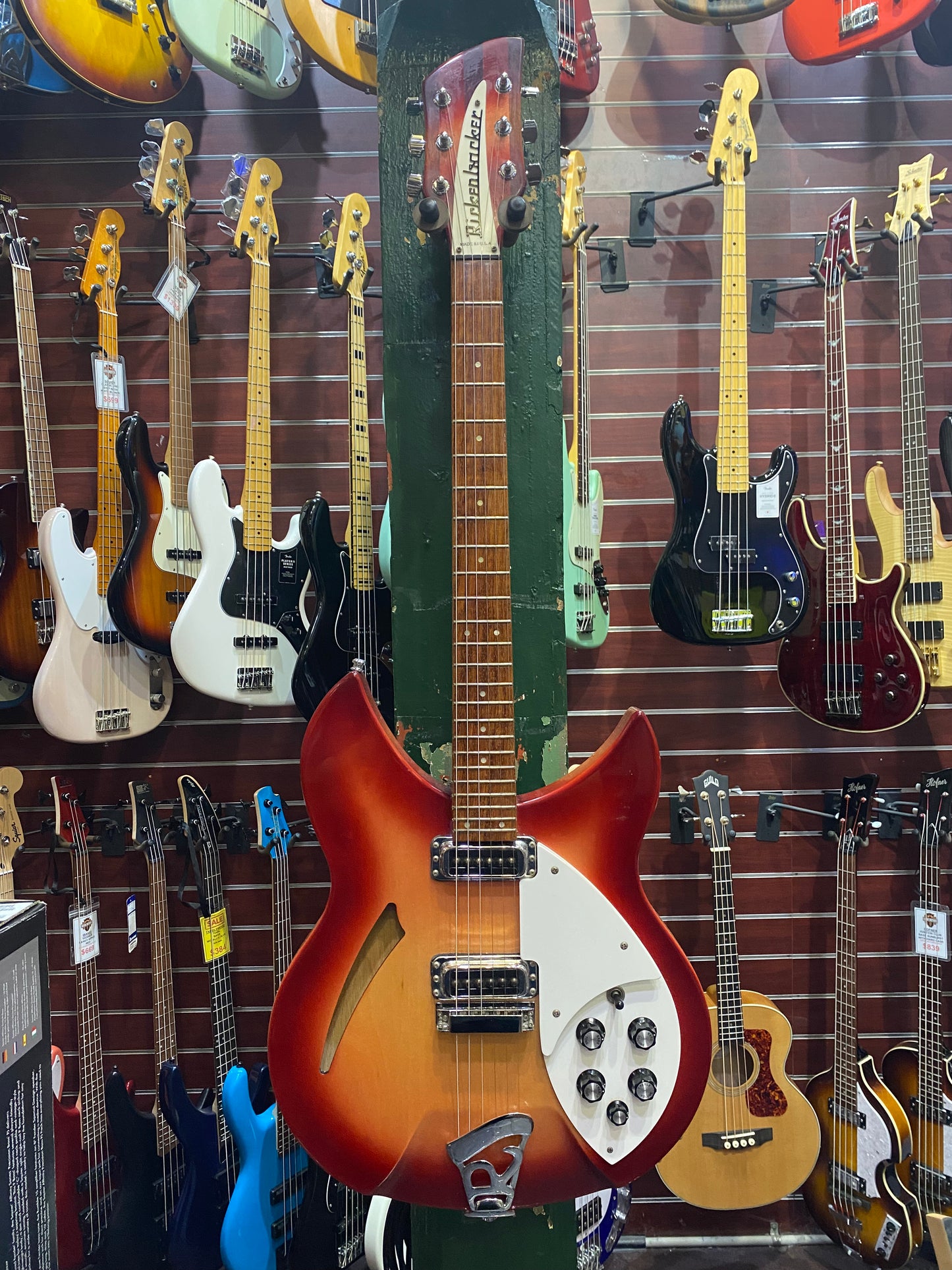 Rickenbacker 330 Fireglo - Pre-Loved