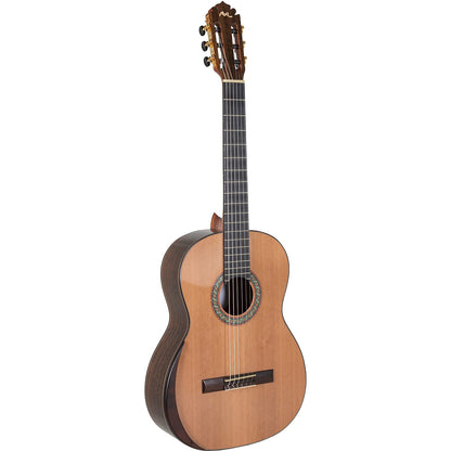 Manuel Rodríguez B-C Superior Classical Guitar - Solid Cedar Top